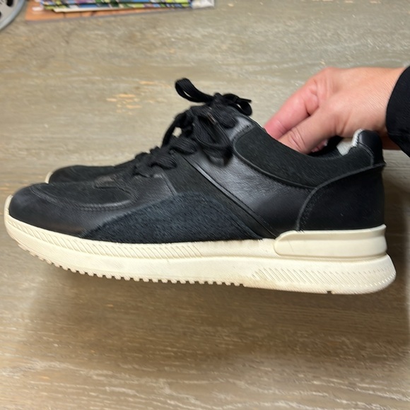Everlane The Trainer Black Leather Sneakers - Picture 2 of 6
